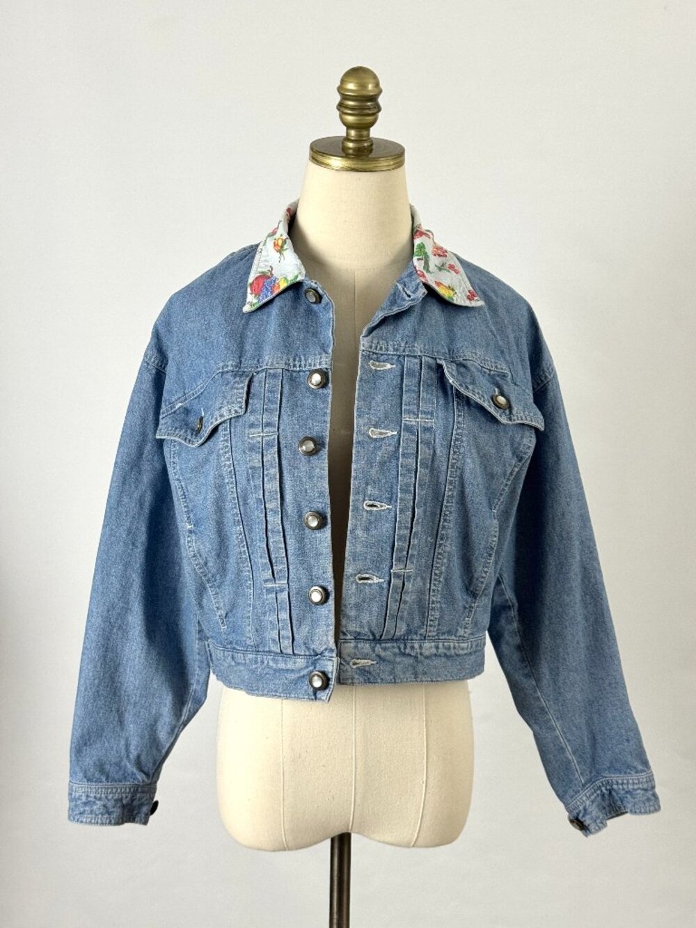 Vtg 90s Liz Wear Cropped Denim Jacket Floral Fruit Contrast Collar Cherries